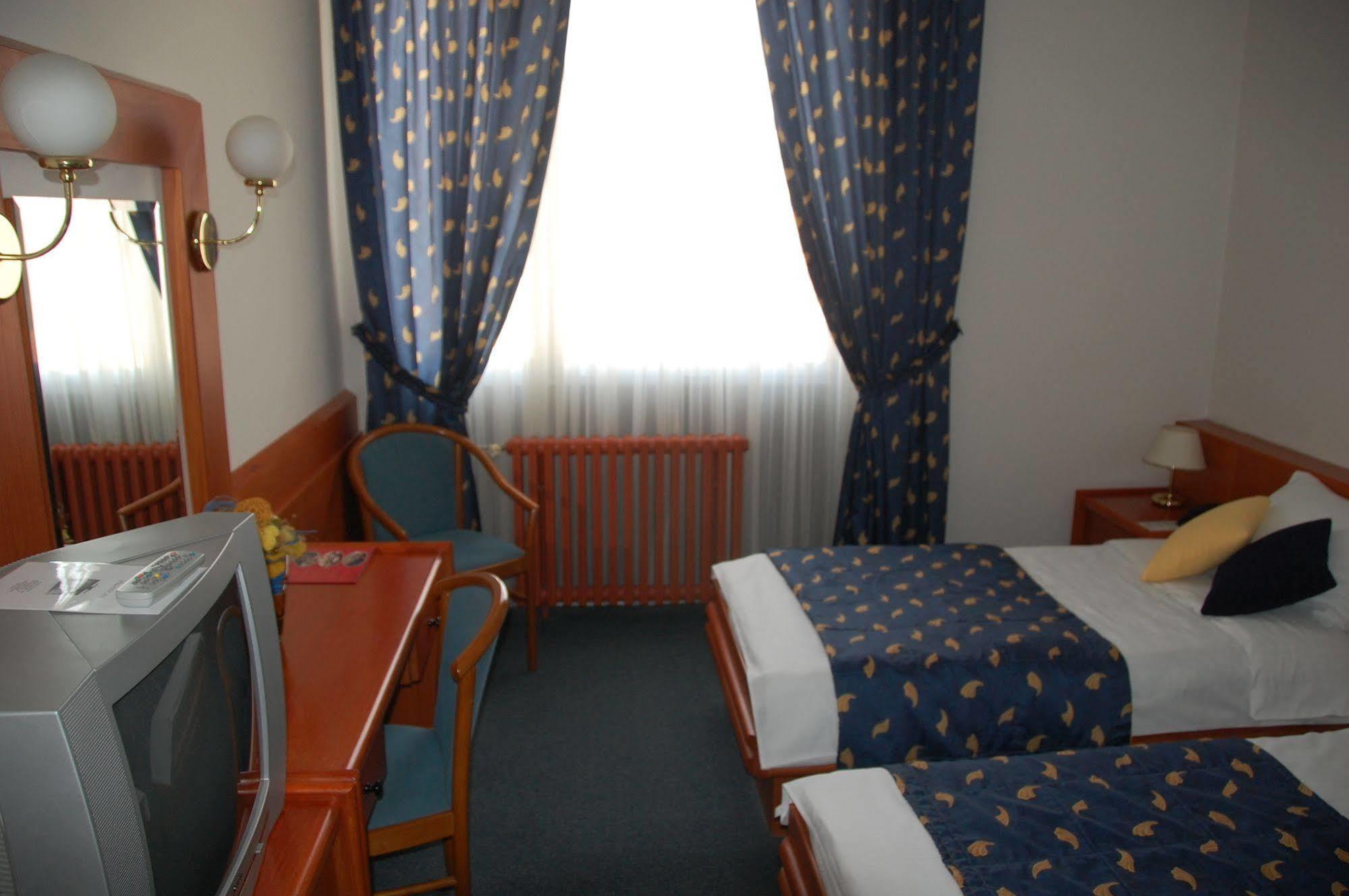 Hotel Turist Varazdin Exterior photo